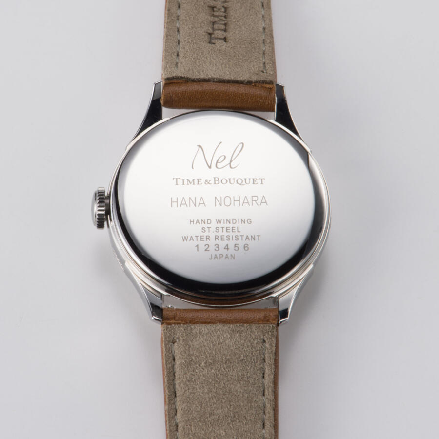 名入れ可能な裏蓋 - Nel（ネル）: フランネルフラワーをモチーフにした機械式腕時計